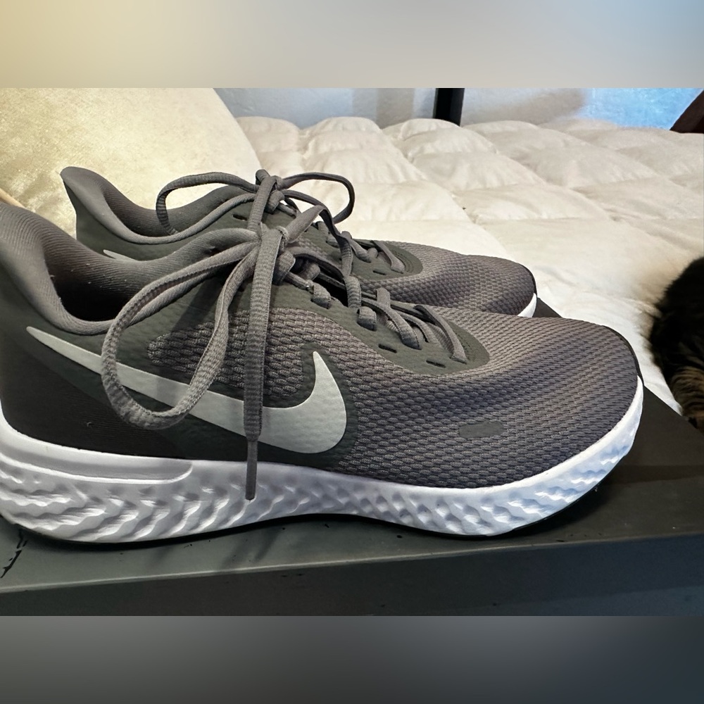 Women’s Grey Nike Revolution size 8